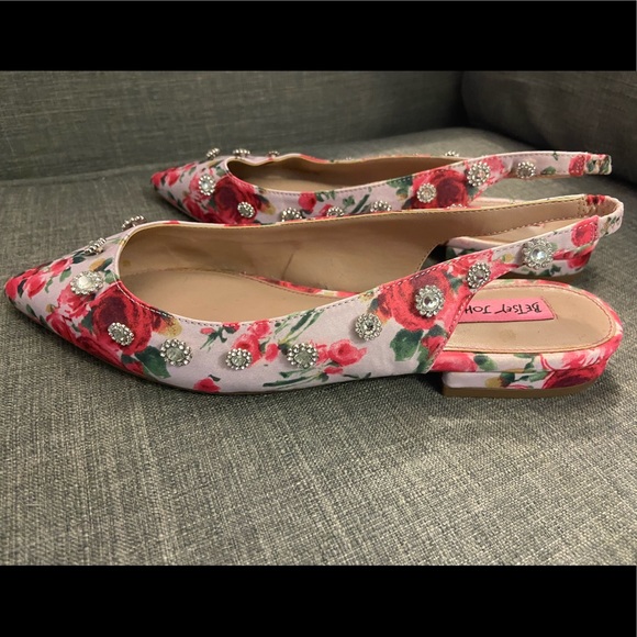 Super cute Betsy Johnson flats! - Picture 3 of 3